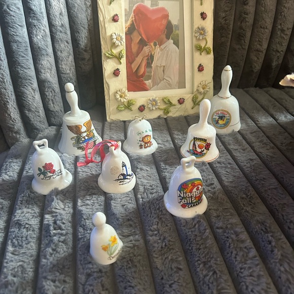 Set of Vintage Decorative Souvenir Bells and a picture frame - Picture 2 of 7